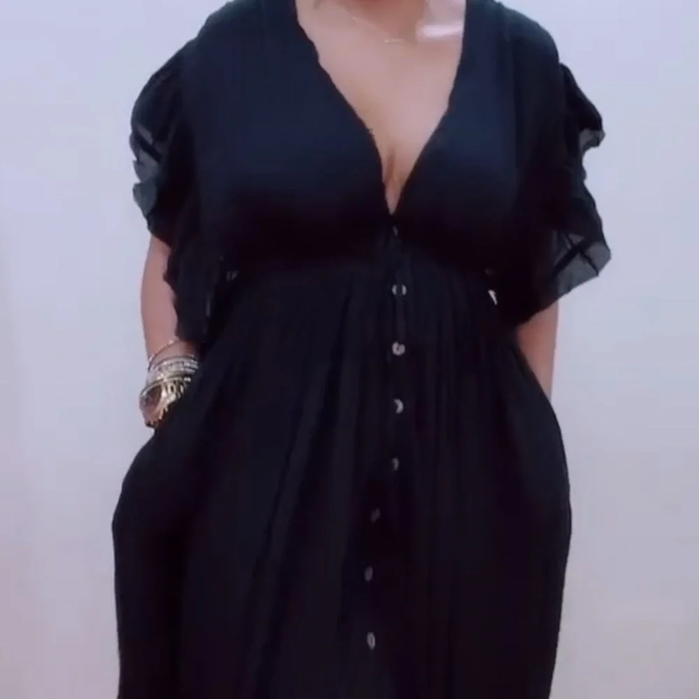 Oversized Black Flowy Maxi Dress - Picture 2 of 9